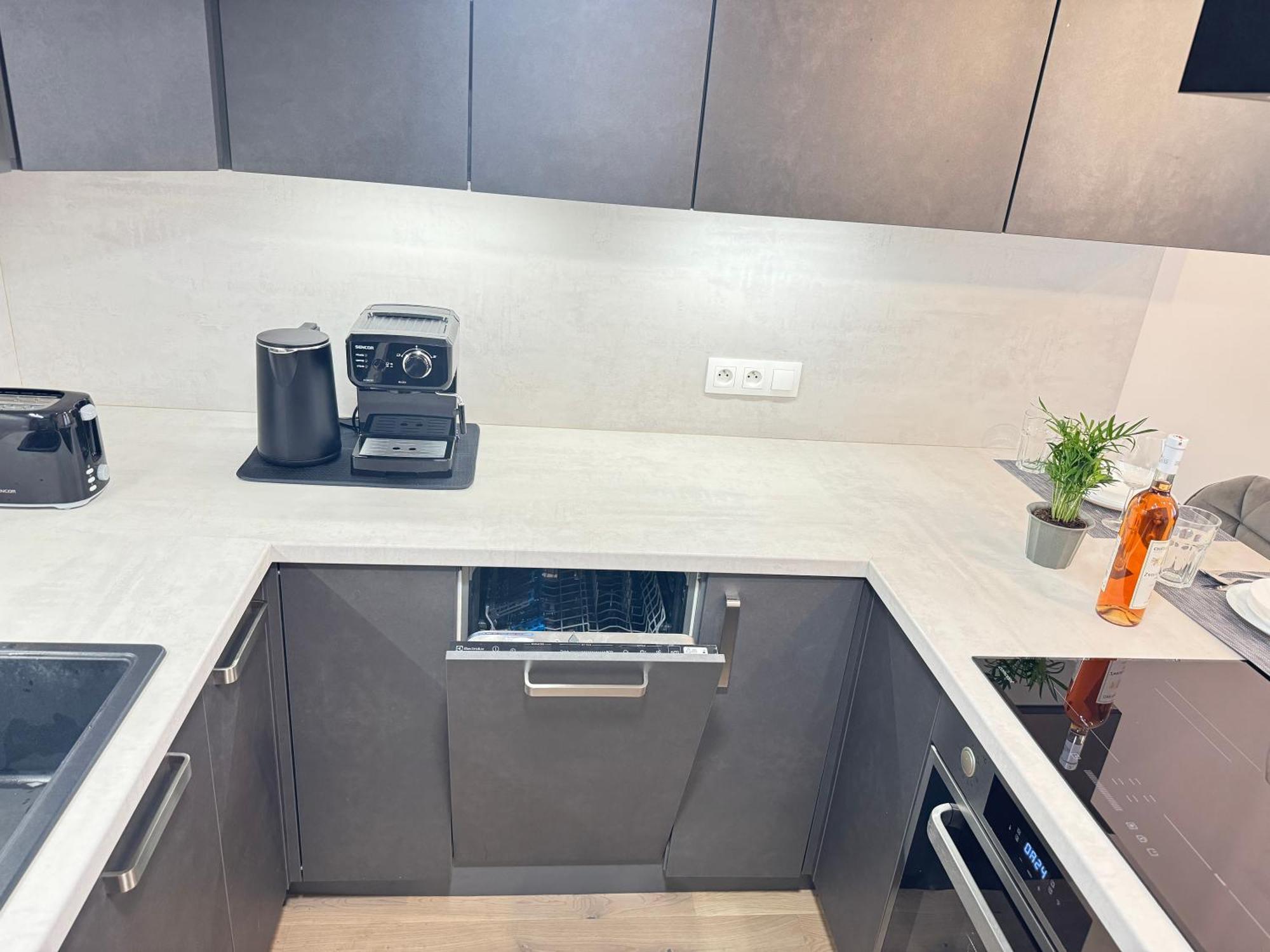Free Parking - Cozy Apartment Near Vysehrad Railway Bridge Прага Екстериор снимка